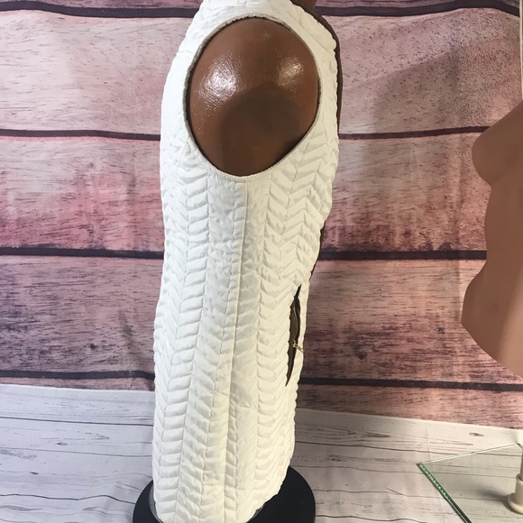 Chico’s woman’s vest size 0 - Picture 5 of 7